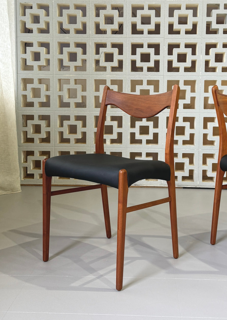 Four Arne Wahl Iverson Dining Chairs