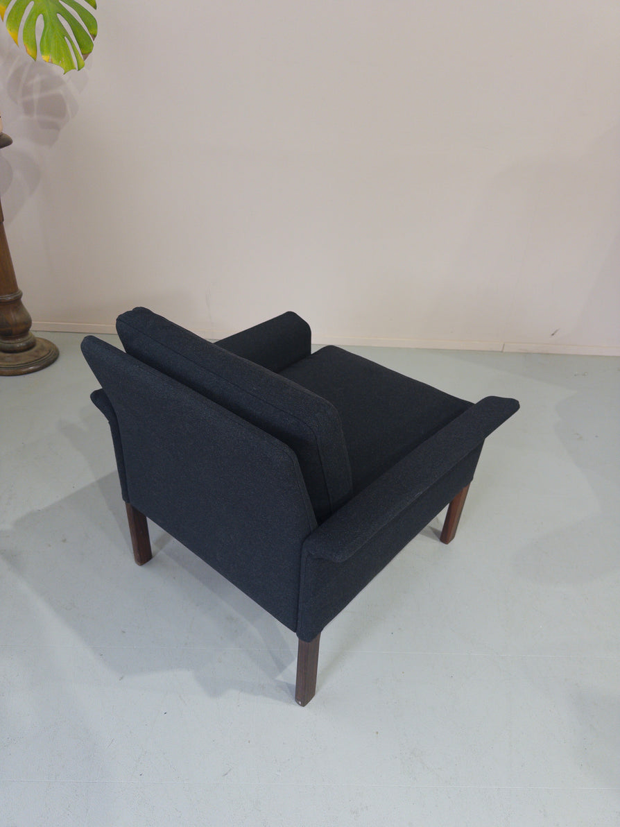 Hans Olsen Model 500/1 Chair in Wool