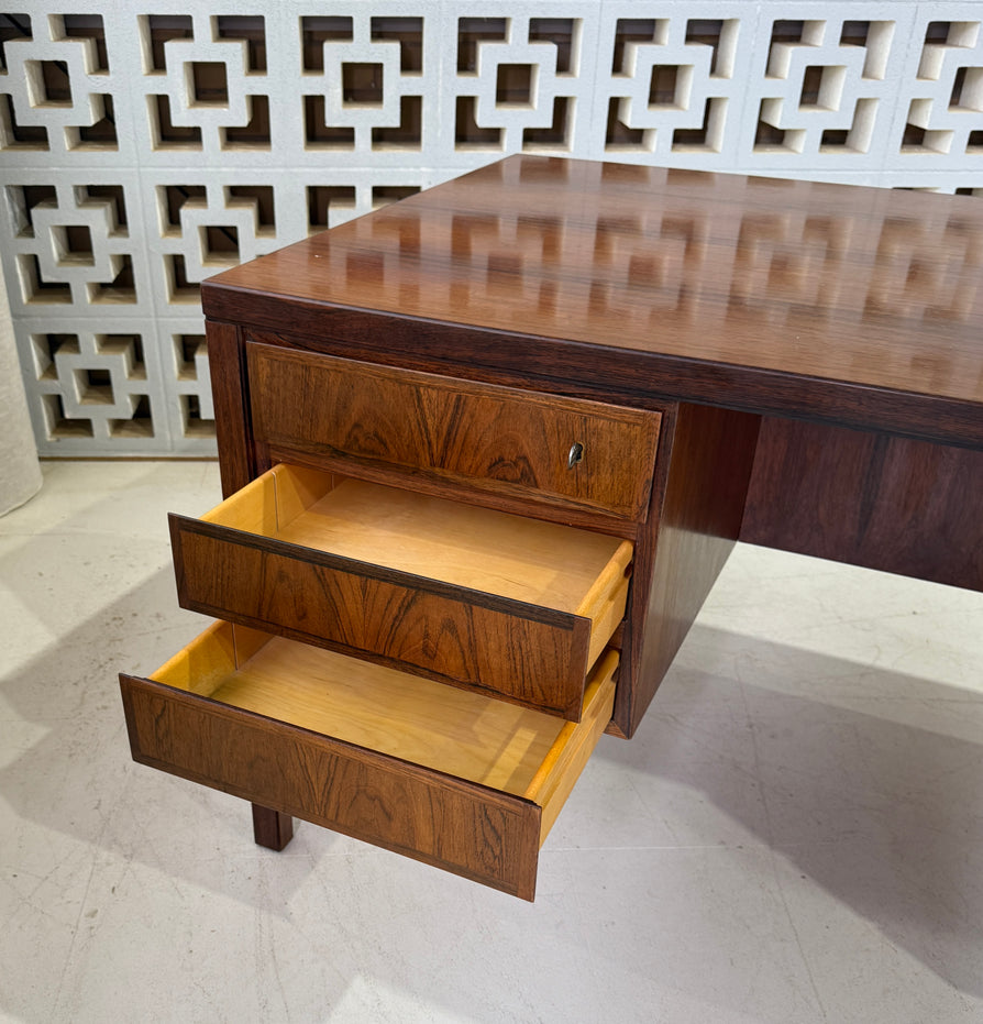 Model 77 Omann Jun Executive Desk in Rosewood