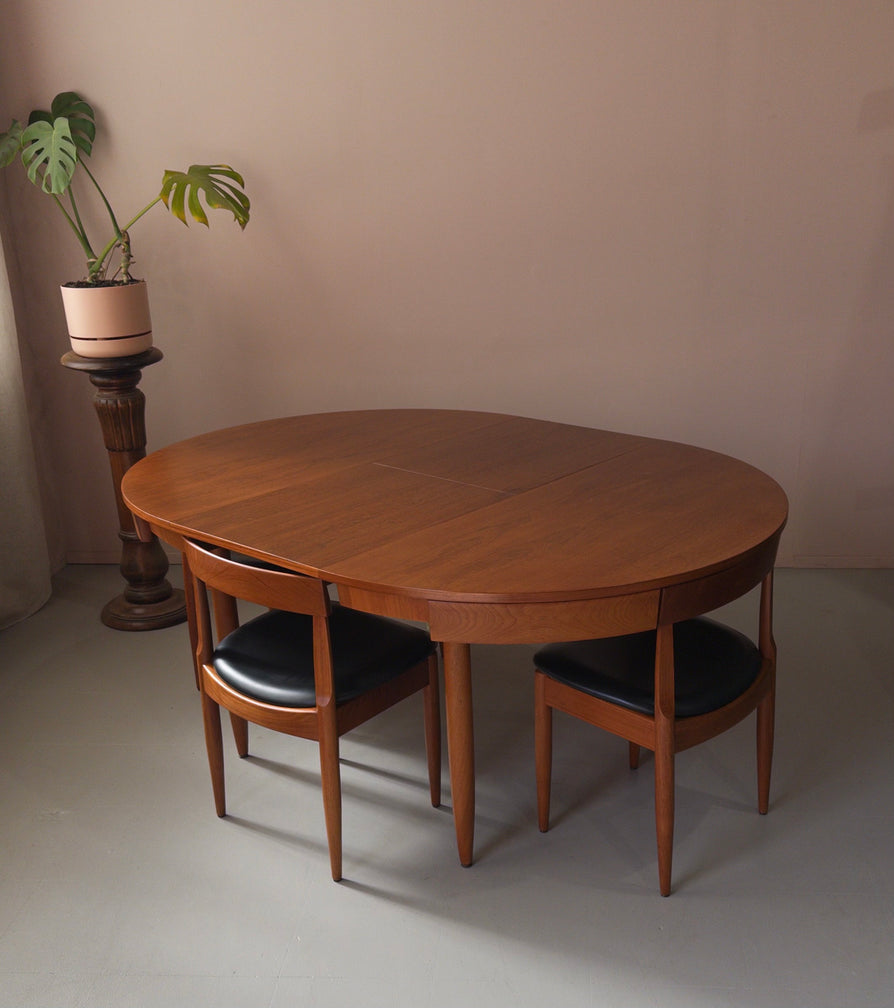 Ernst Hansen Round Dining Table & Chairs Setting