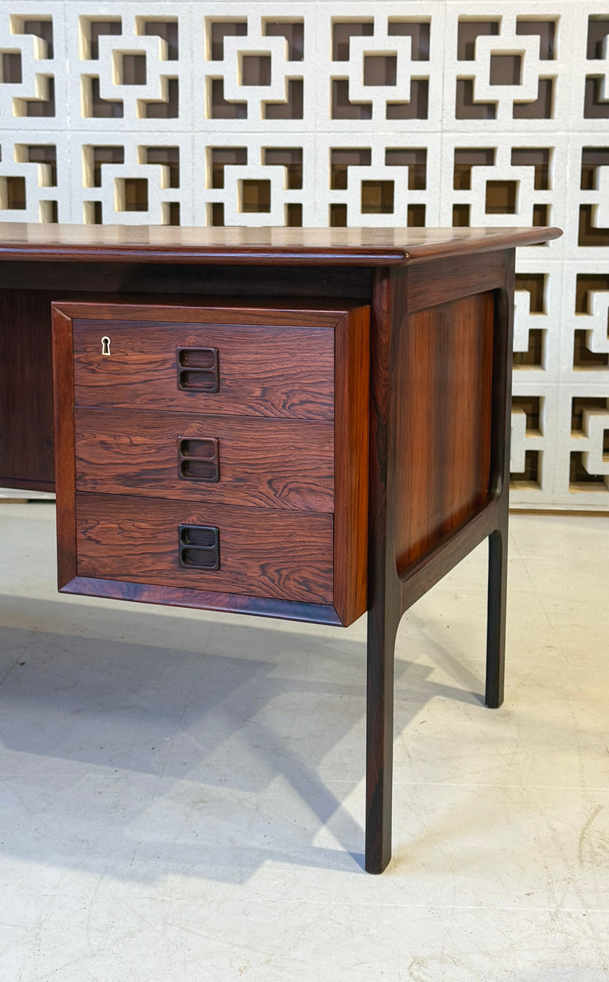 Arne Vodder Desk in Rosewood
