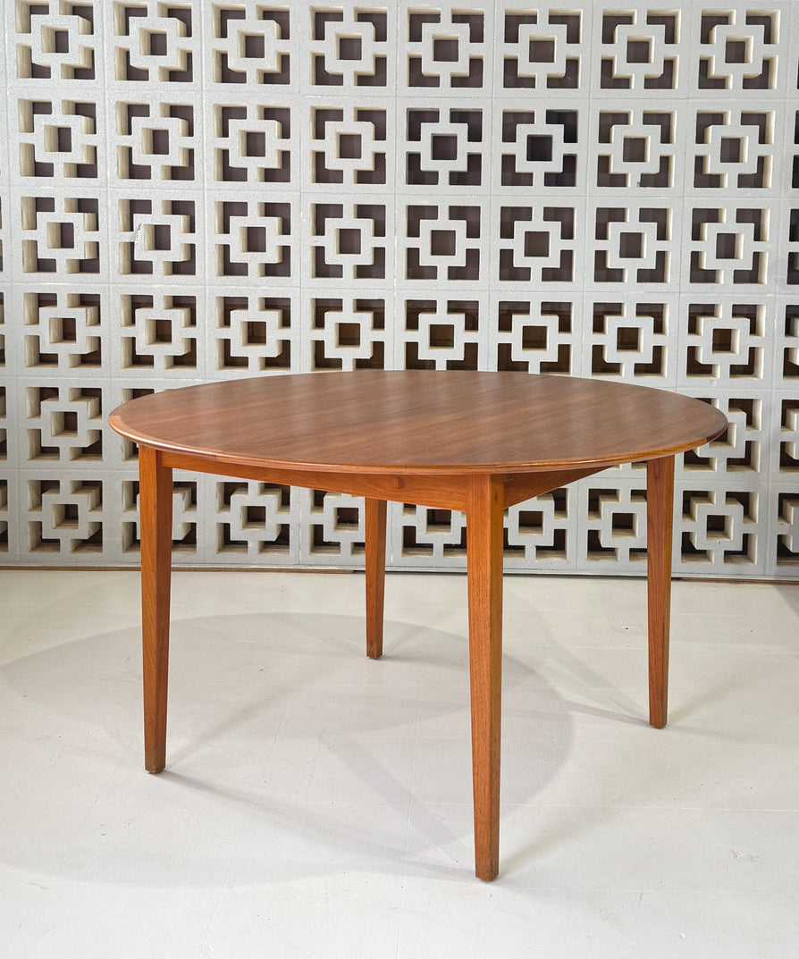Round Mid-Century Extension Dining Table in Teak