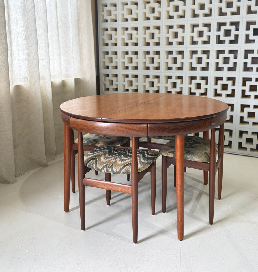 Hans Olsen Model 630-3 Roundette Dining Suite