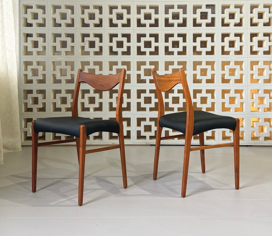 Four Arne Wahl Iverson Dining Chairs