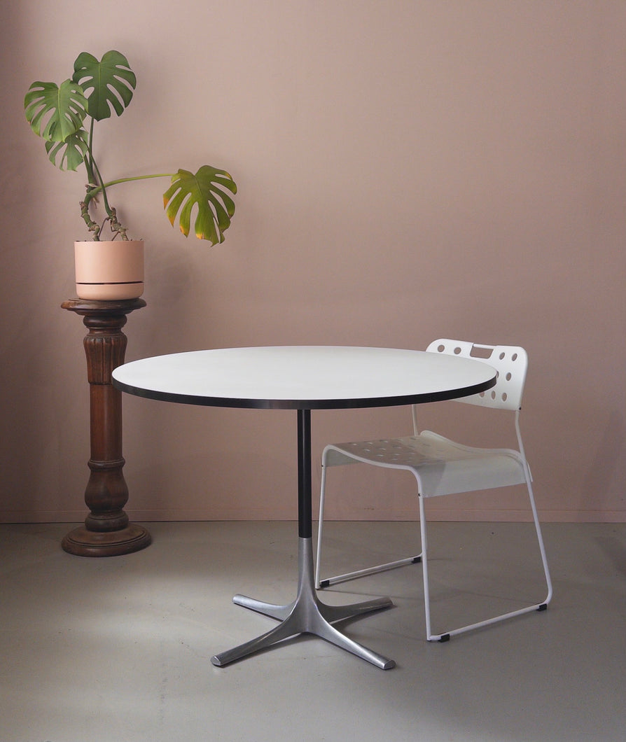 Round Aristoc Varna Kitchen / Dining Table