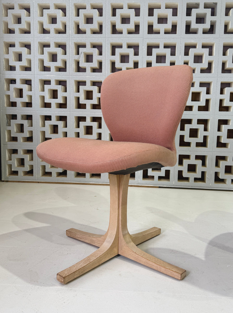 Set of Four Catt Swivel Dining Chairs