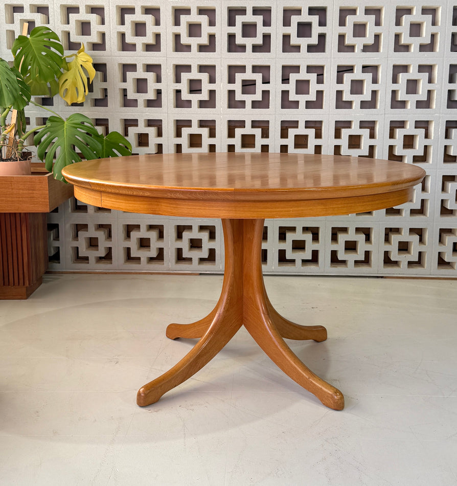 Round Extension Noblett Mid-Century Dining Table