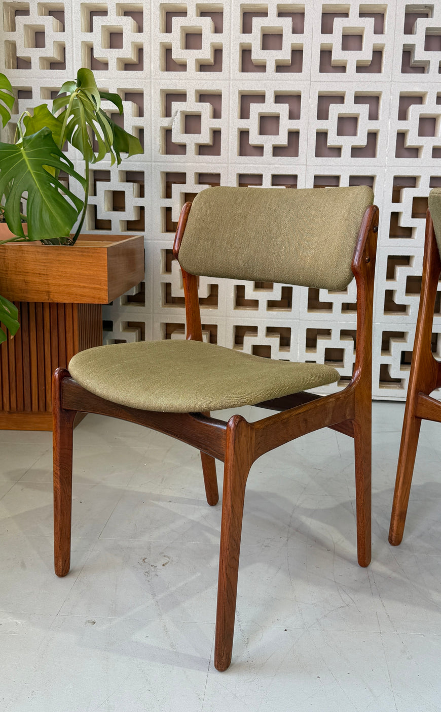 Six Erik Buch Model 49 Dining Chair in Rosewood