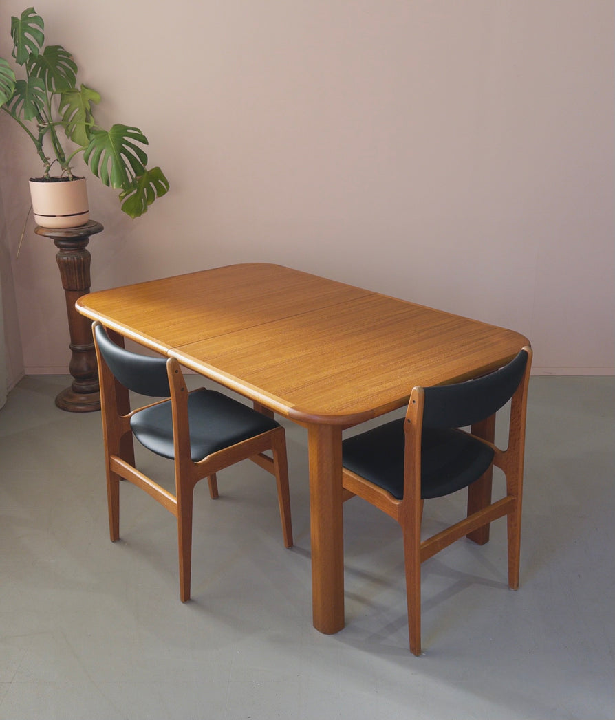 Danish Deluxe 1980s Extension Dining Table in Teak