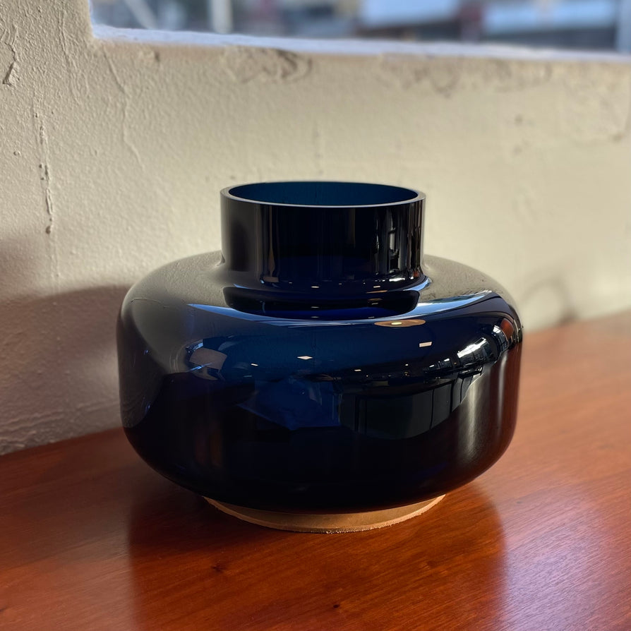 Marimekko Vase  - Urna in Midnight Blue