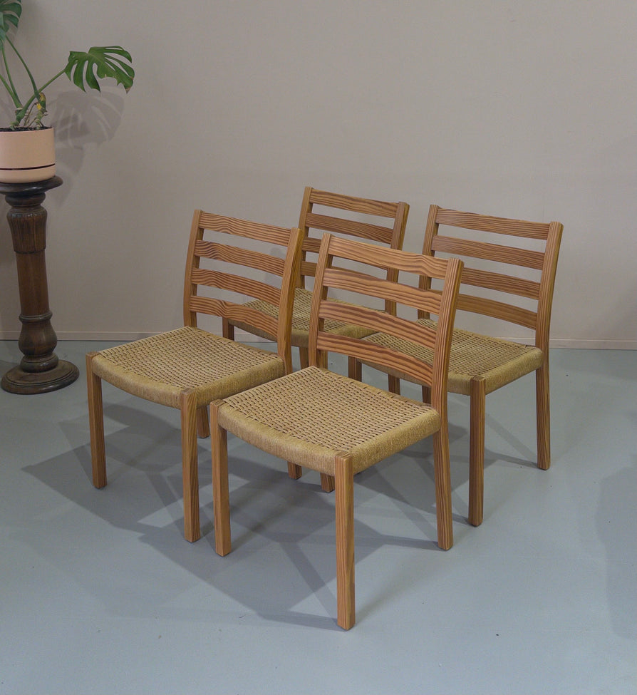 Four Møller 408 Dining Chairs in Nordic Pine