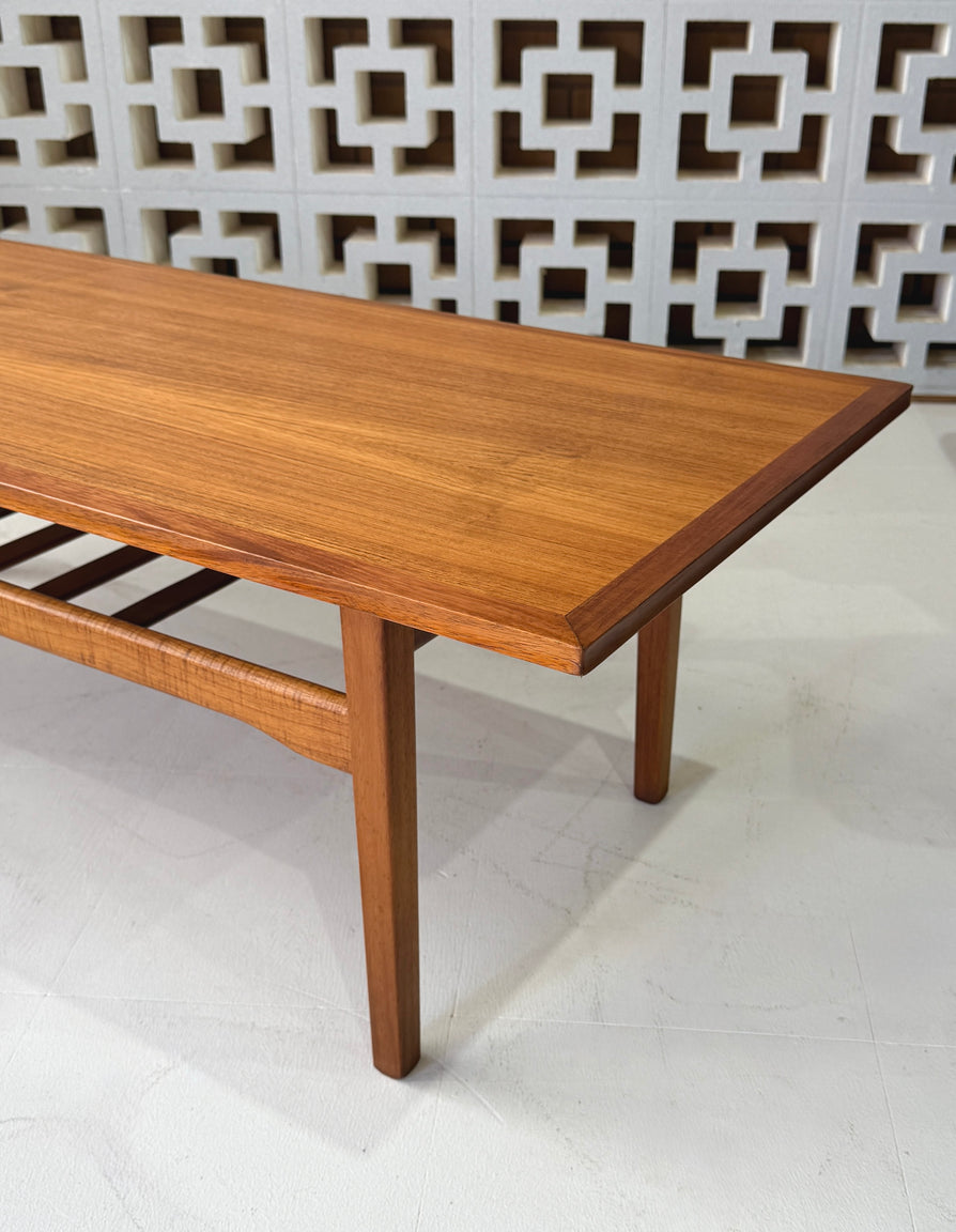 Low-Profile FLER 64 Coffee Table