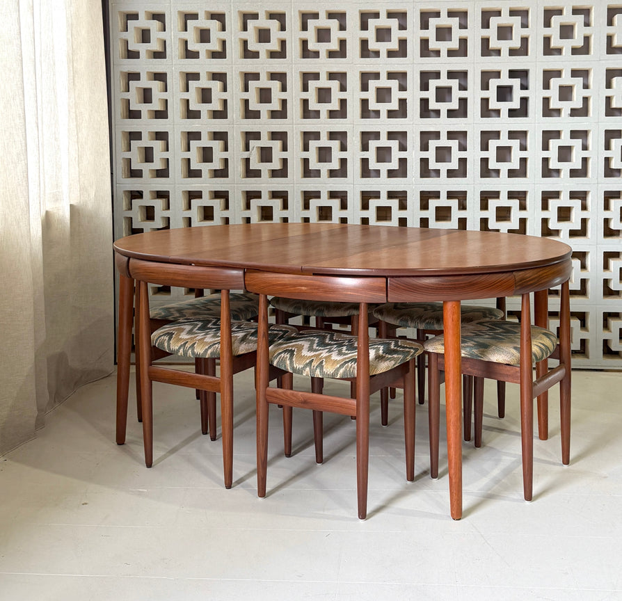 Hans Olsen Model 630-3 Roundette Dining Suite