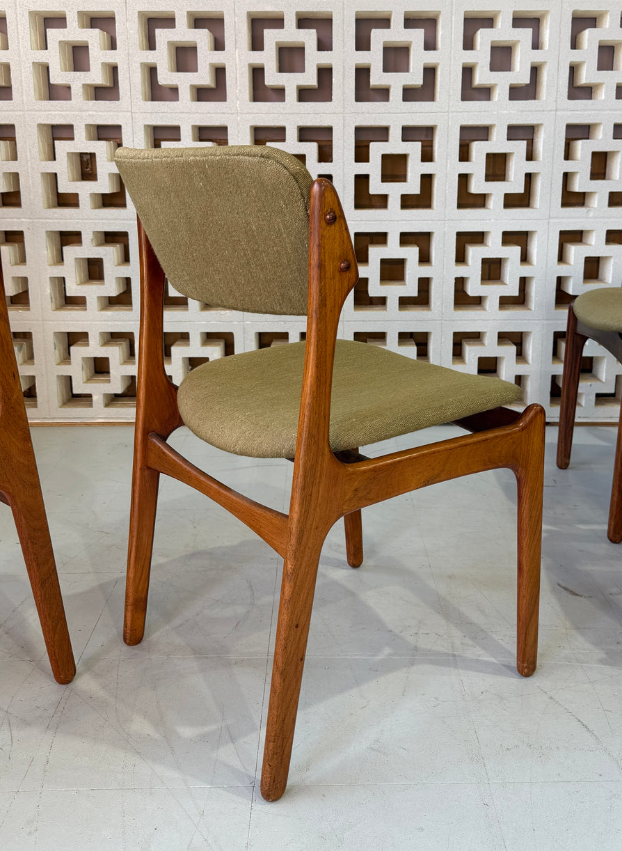 Six Erik Buch Model 49 Dining Chair in Rosewood