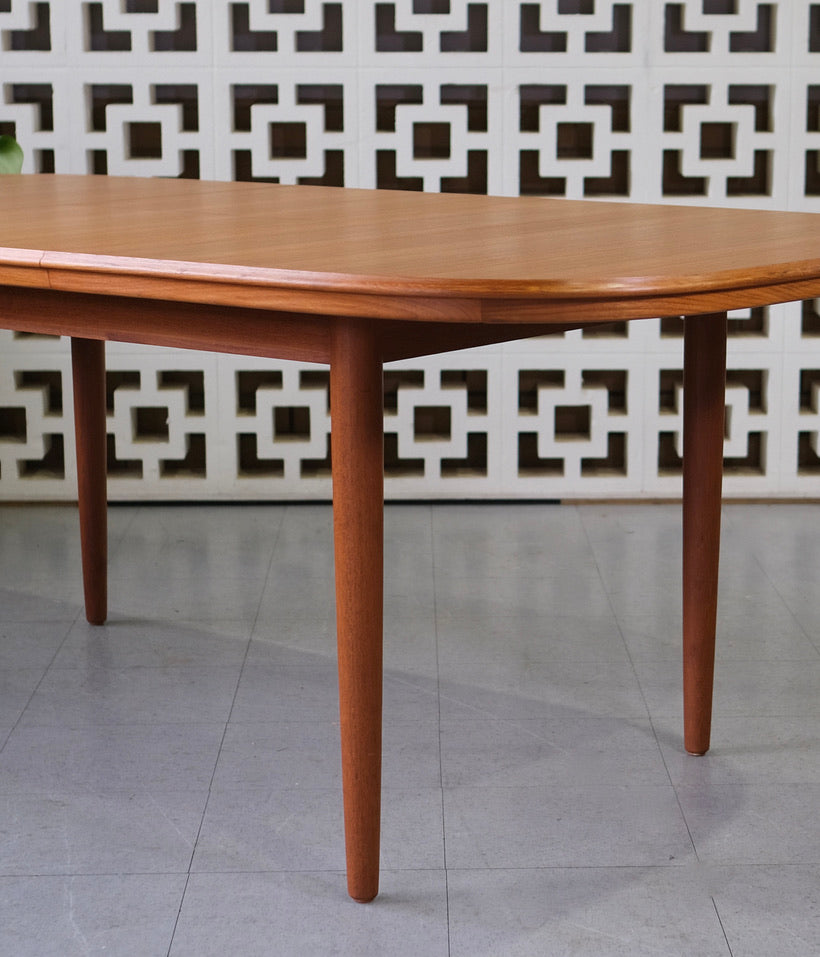 Mid-Century Extension Dining Table in Teak