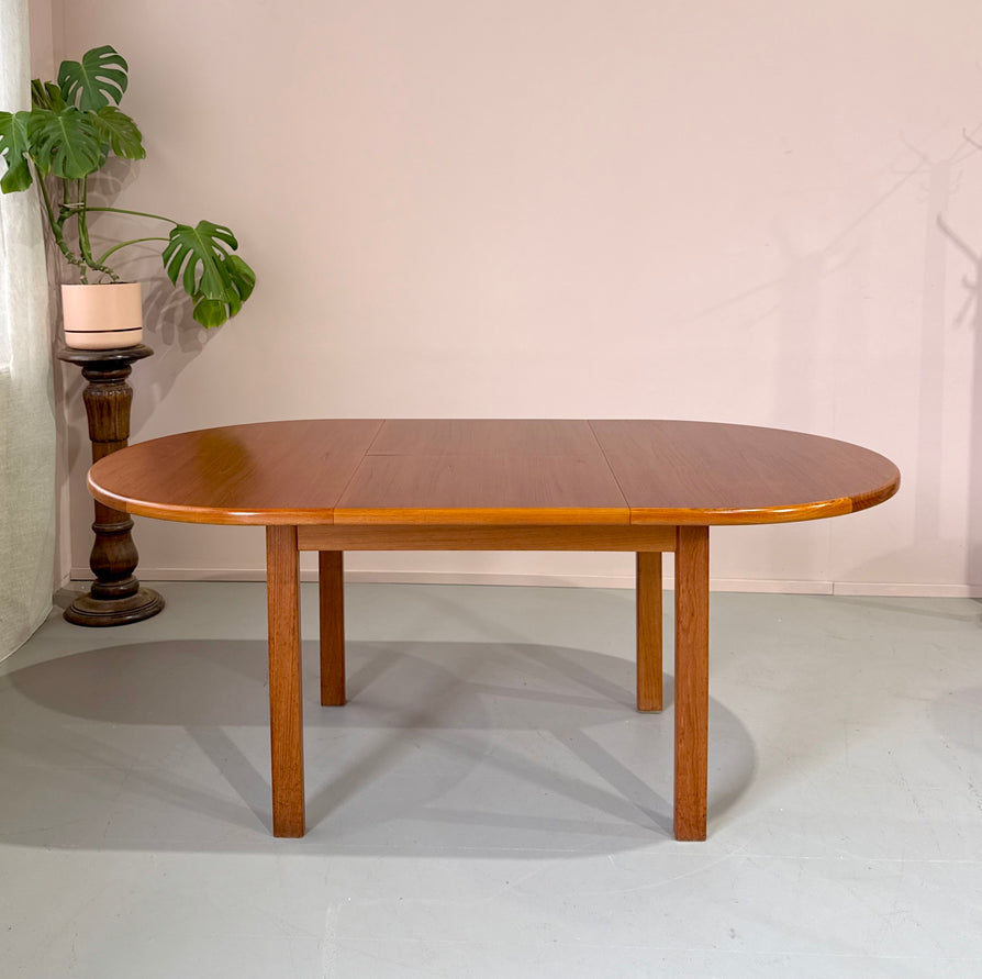 1970s Oval Extension Dining Table by Chiswell