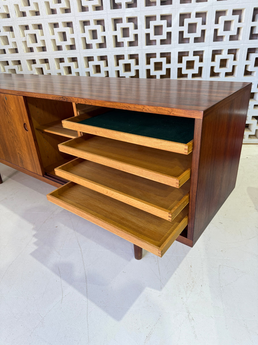 Hans Wegner RY26 Sideboard