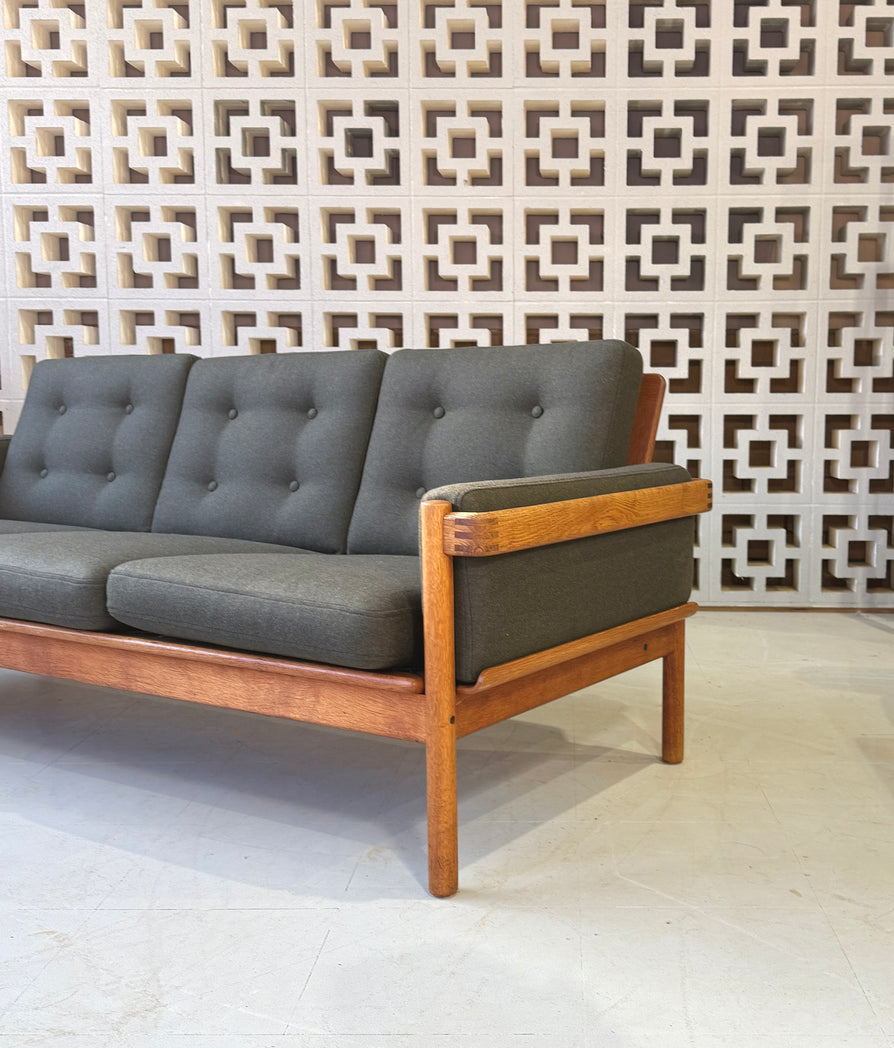 HW Klein Sofa in European Oak