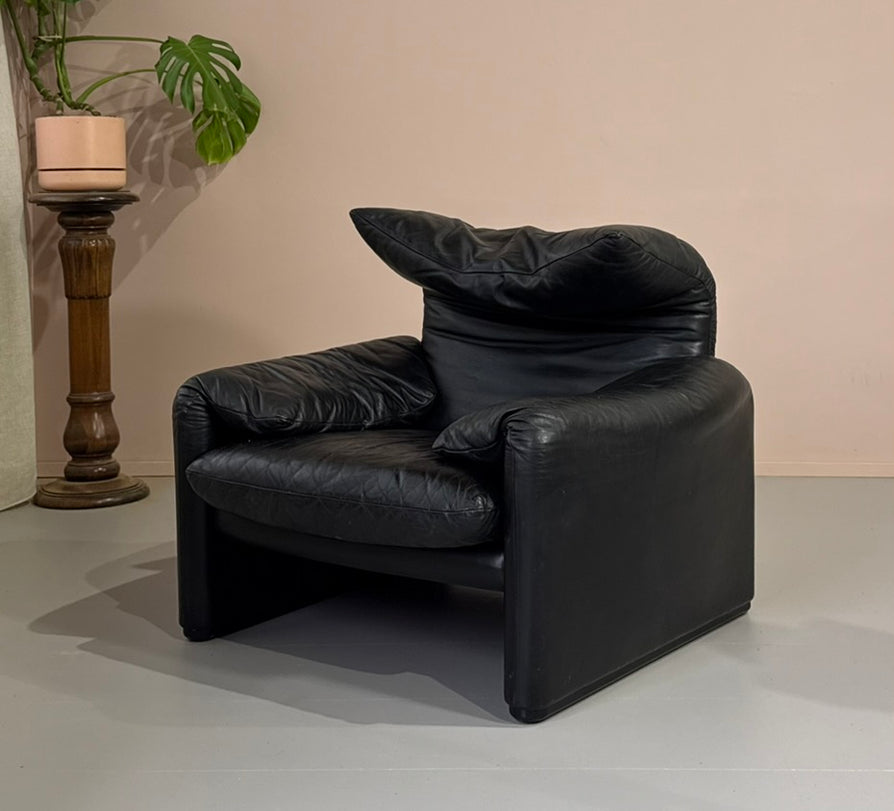Cassina Maralunga Lounge Chair