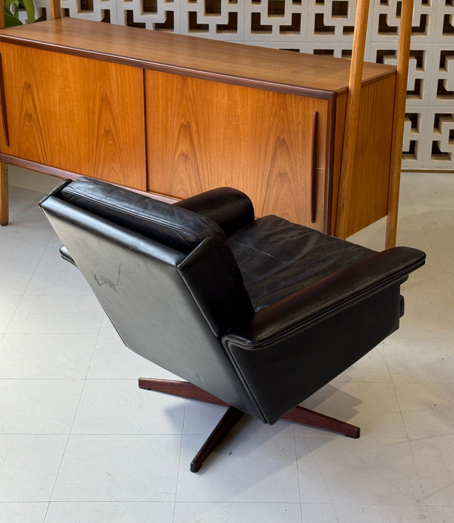 1966 HW Klein Model 265/1 Swivel Chair