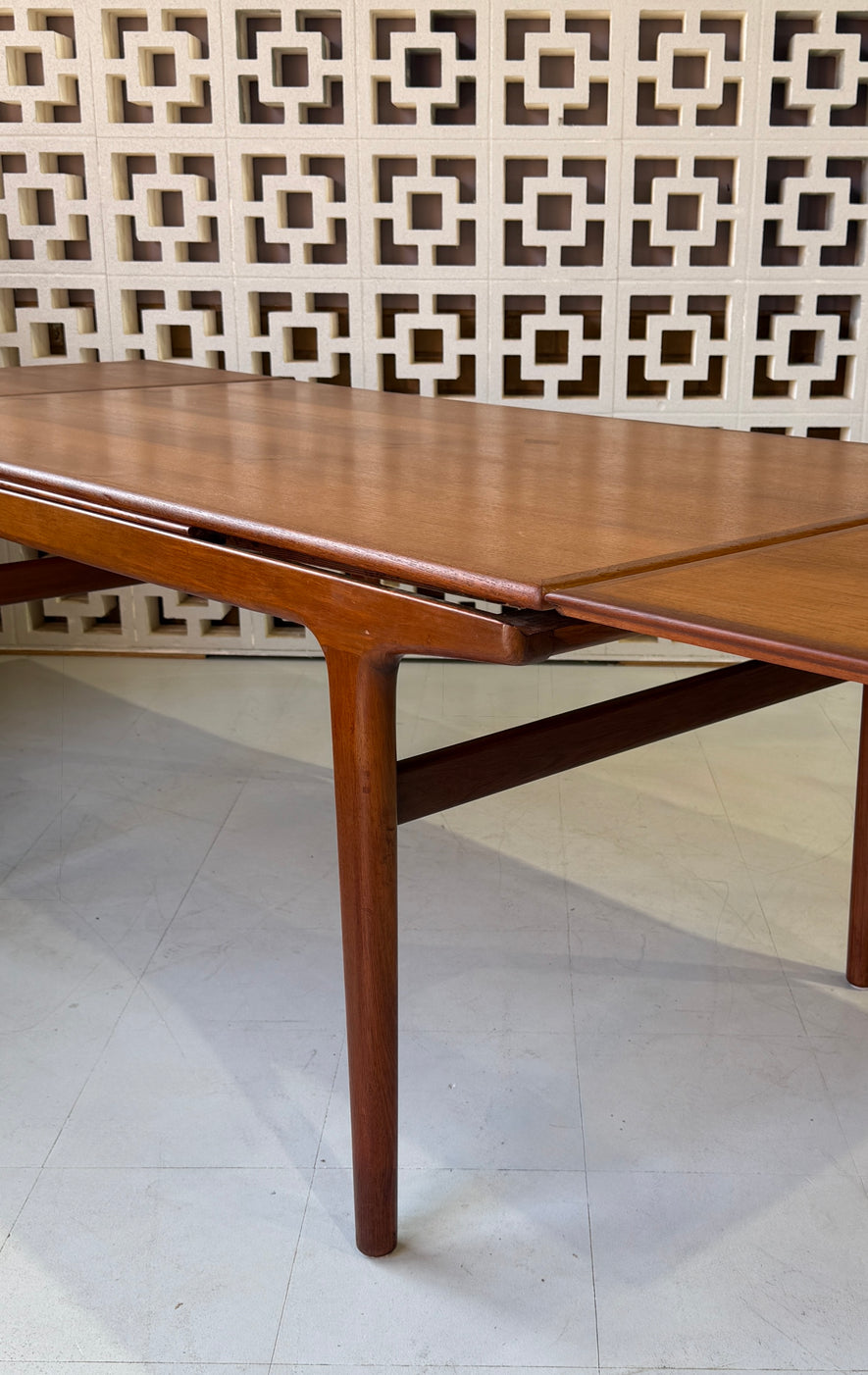 Johannes Andersen Extension Dining Table