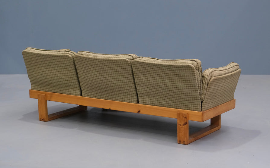 Swedish Daybed in Wool & Nordic Pine