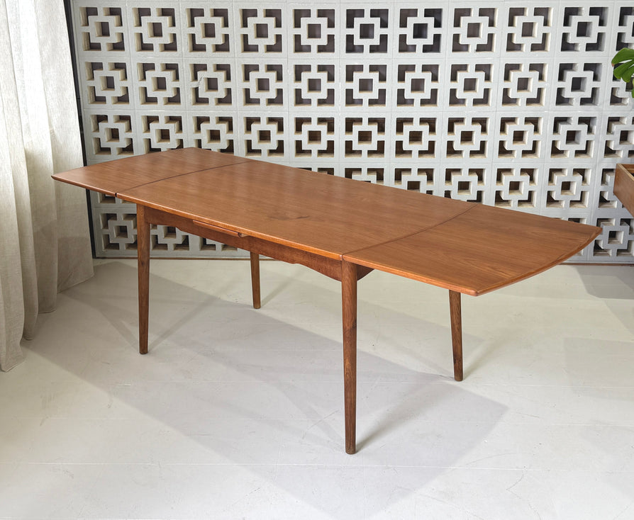 Danish Extension Dining Table in Teak & Oak