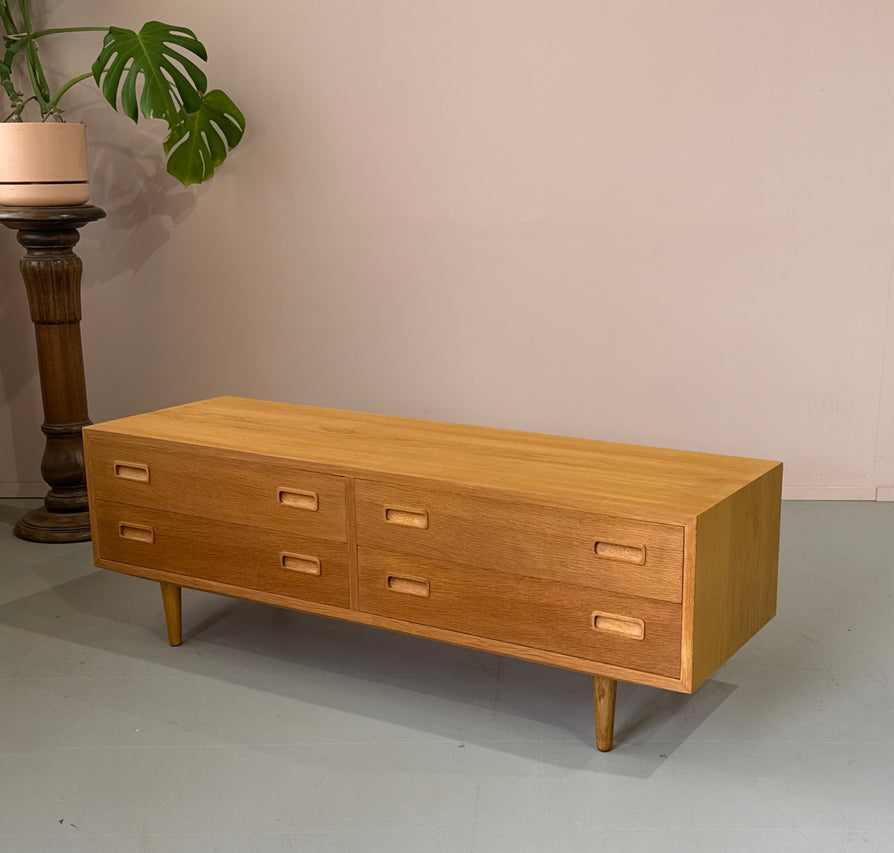 Hundevad Chest of Drawers in Oak