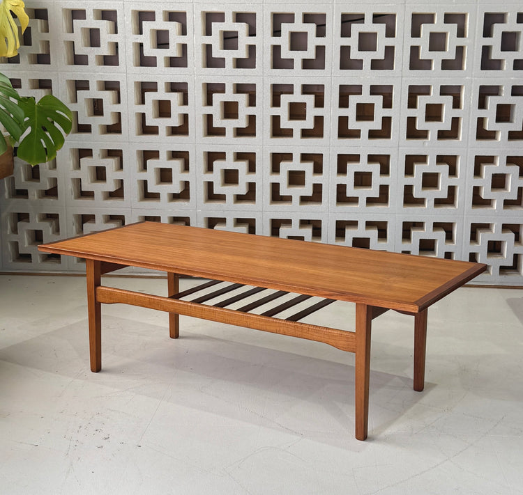 Low-Profile FLER 64 Coffee Table