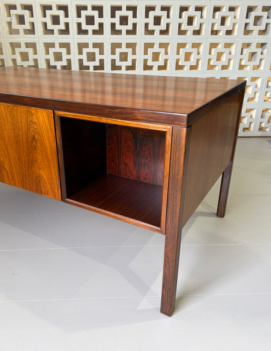 Model 77 Omann Jun Executive Desk in Rosewood