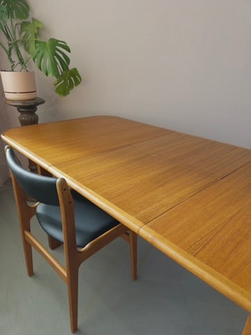 Danish Deluxe 1980s Extension Dining Table in Teak