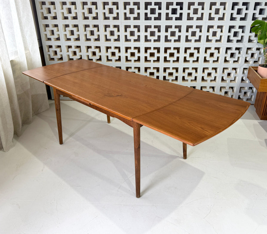 Danish Extension Dining Table in Teak & Oak