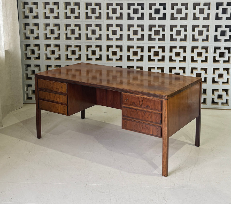 Model 77 Omann Jun Executive Desk in Rosewood