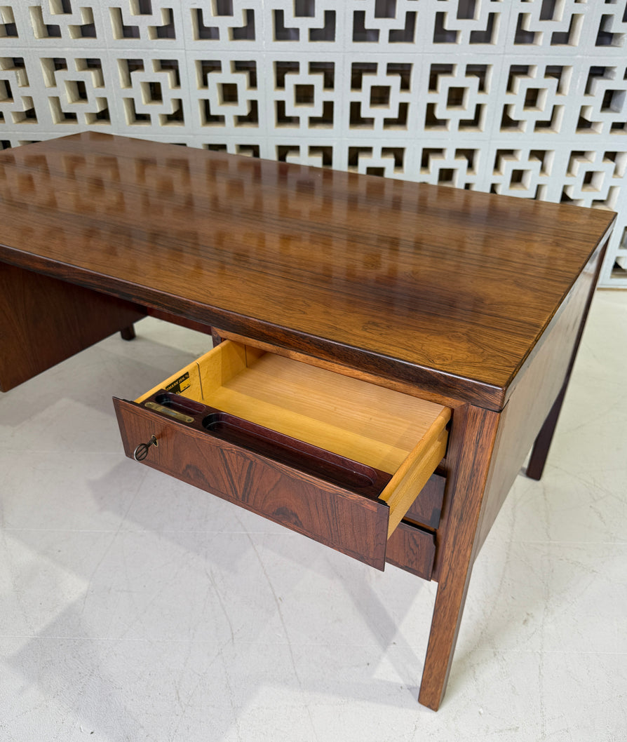 Model 77 Omann Jun Executive Desk in Rosewood