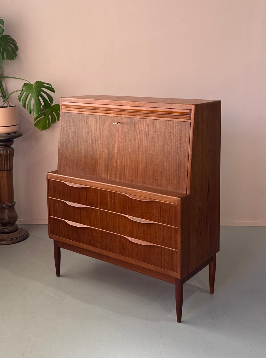 Erling Torvits Bureau in Teak