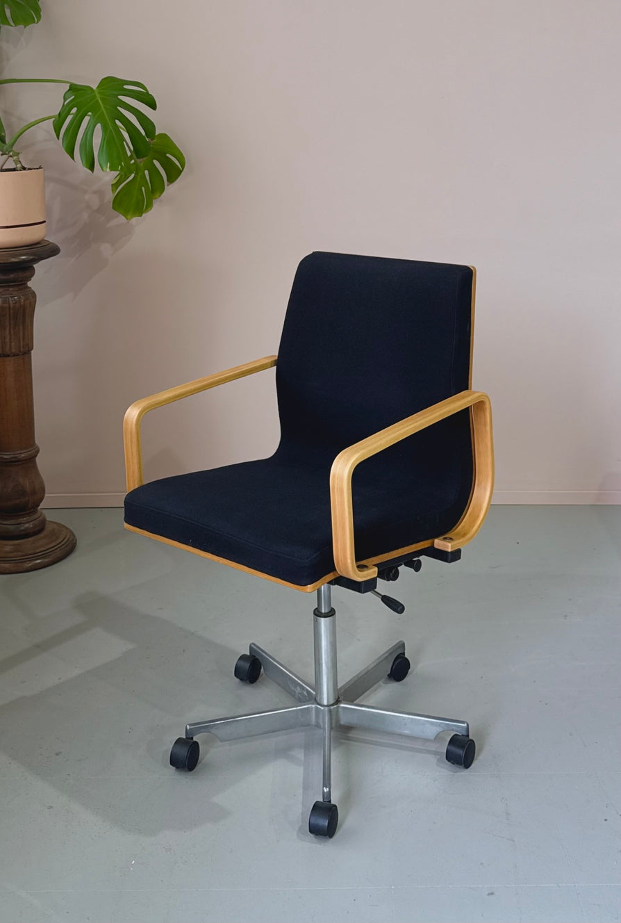 Norwegian Swivel Office Chair
