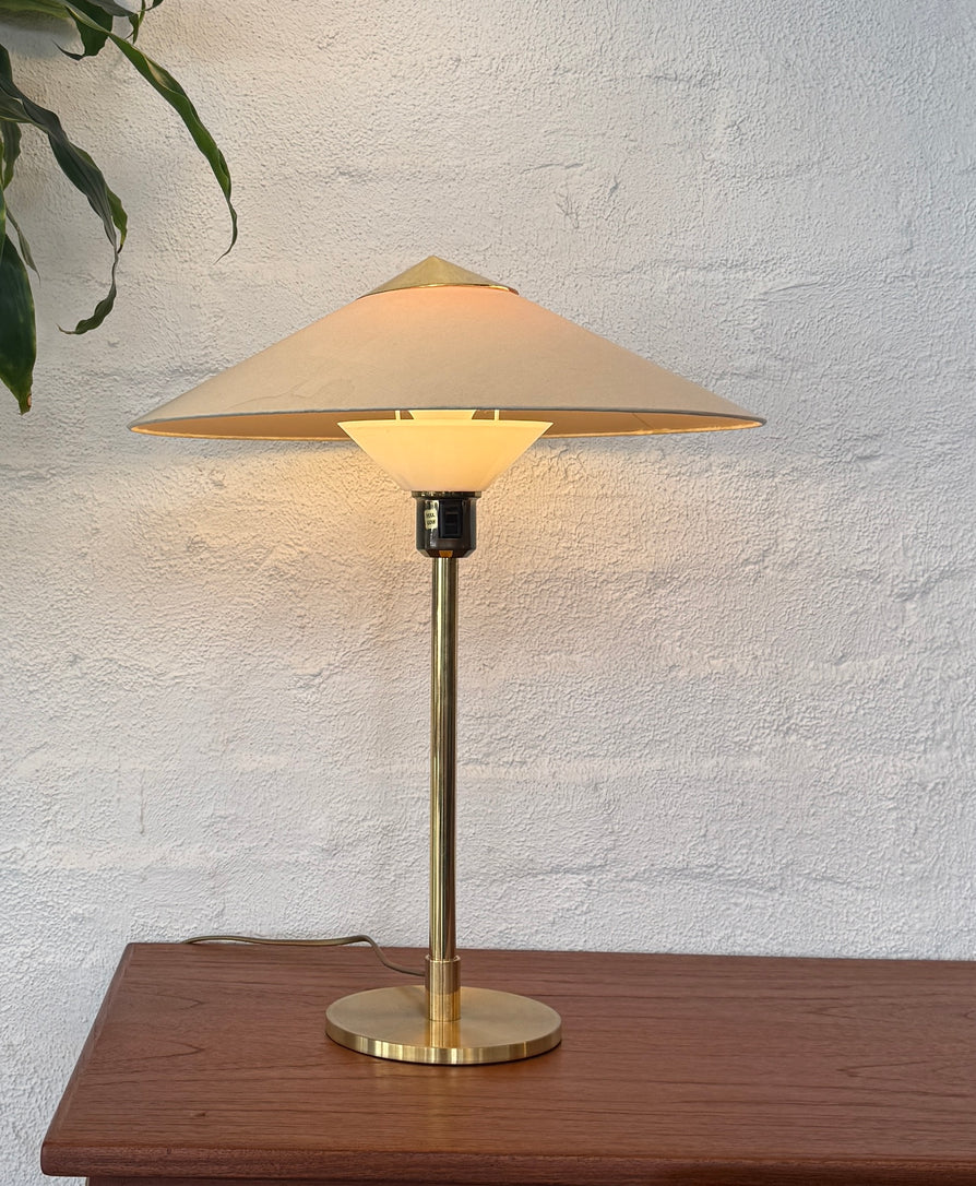 Darø “Tara” Table Lamp