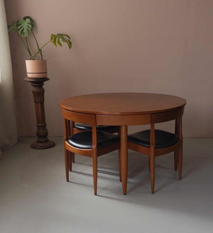 Ernst Hansen Round Dining Table & Chairs Setting