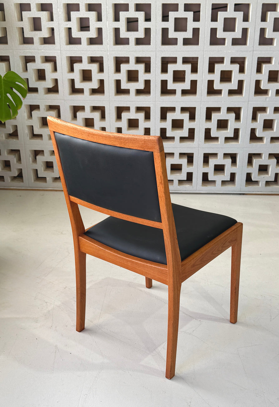 Six Parker 70 Dining Chairs in New Black Vinyl
