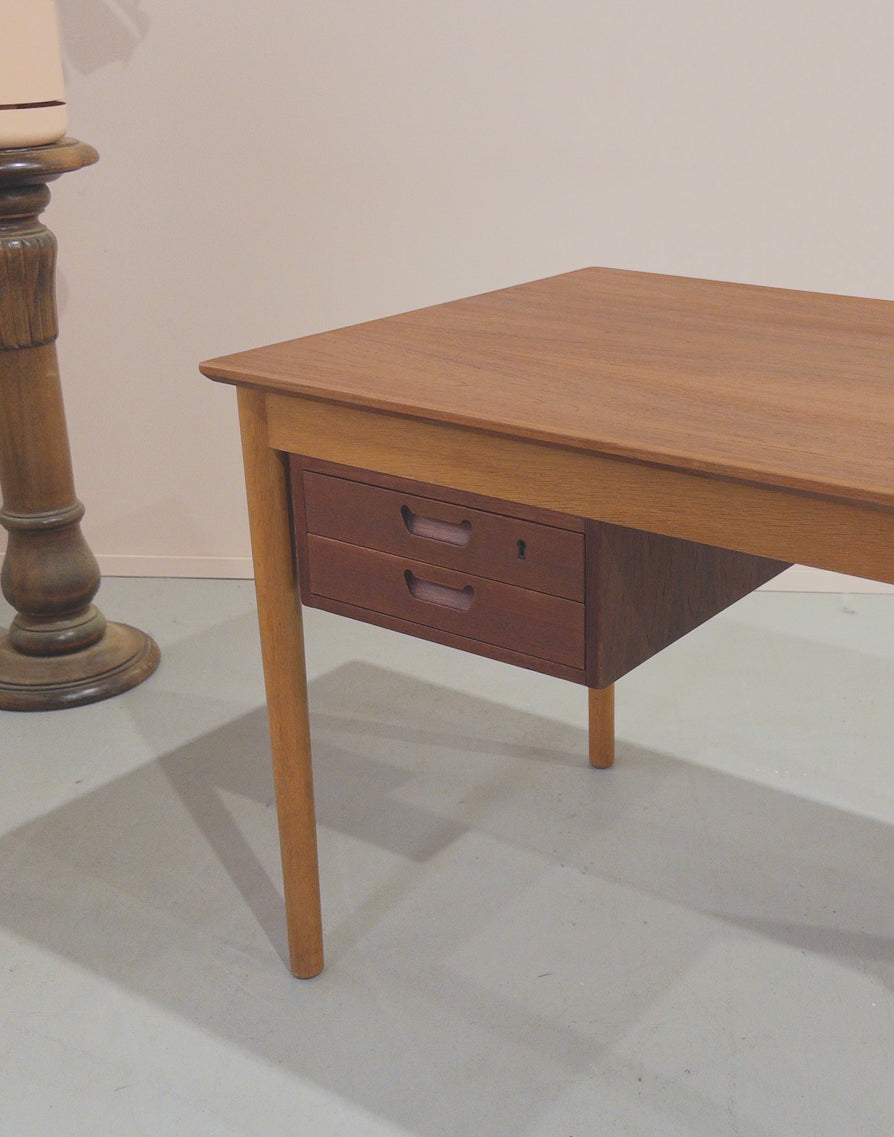 Danish Writing Desk in Teak & Oak