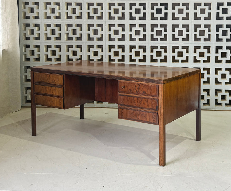 Model 77 Omann Jun Executive Desk in Rosewood