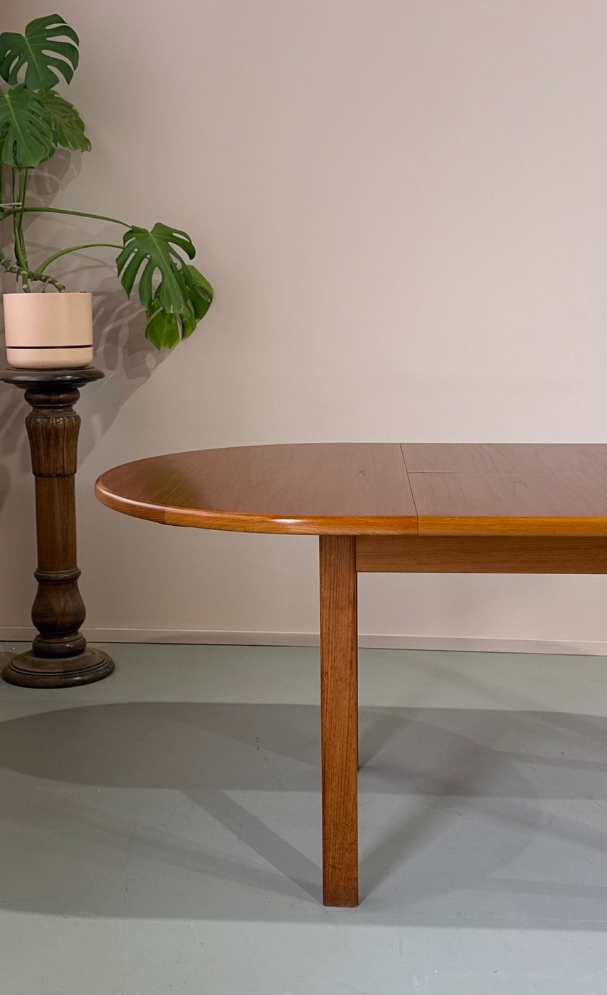 1970s Oval Extension Dining Table by Chiswell