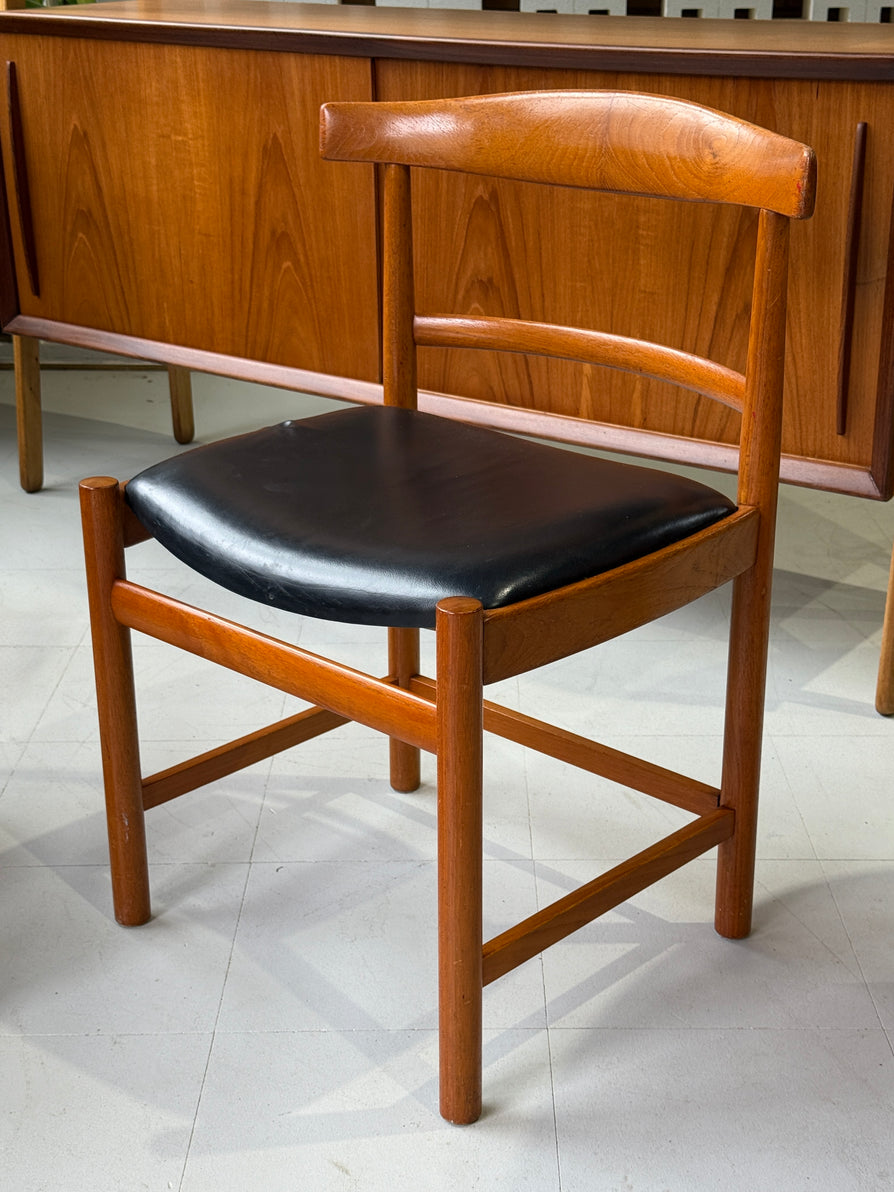 Set of Six Søborg Møbelfabrik Dining Chairs in Teak