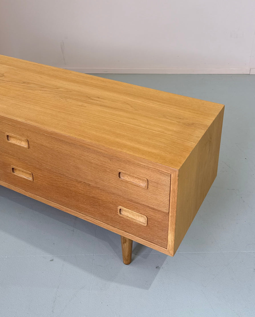Hundevad Chest of Drawers in Oak