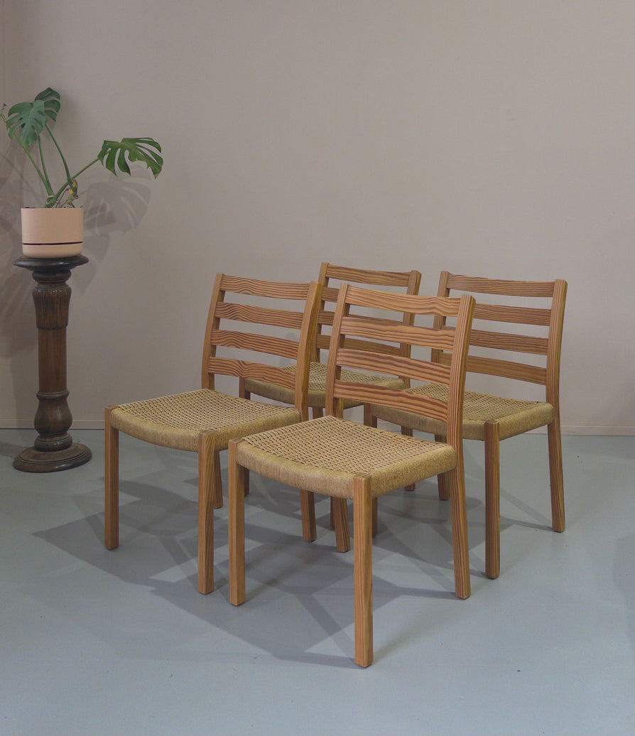 Four Møller 408 Dining Chairs in Nordic Pine