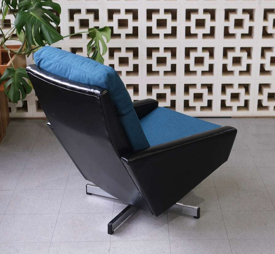 FLER Swivel Chair in New Fabric