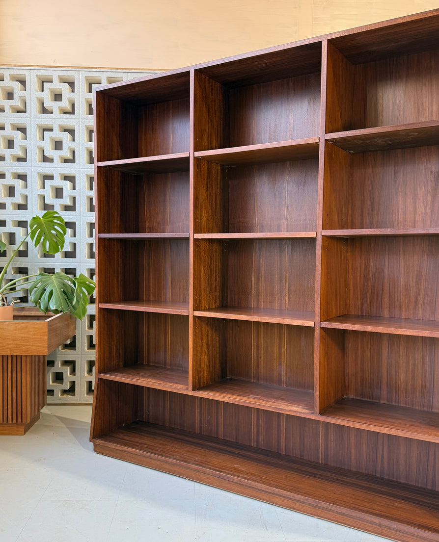Large Mid-Century Bookcase in Blackbean