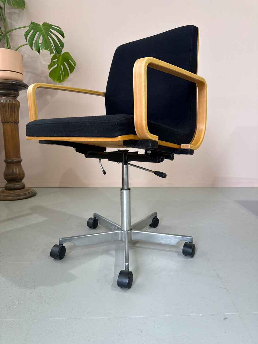 Norwegian Swivel Office Chair
