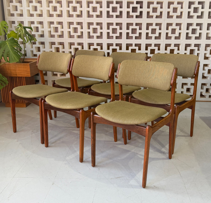 Six Erik Buch Model 49 Dining Chair in Rosewood