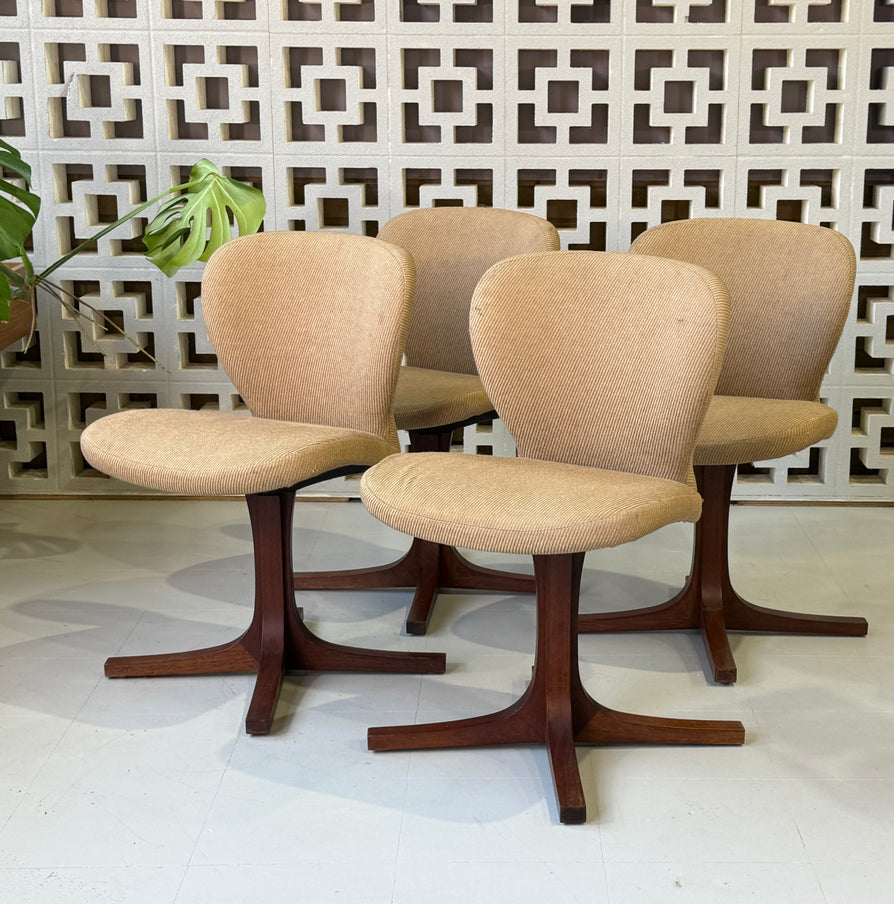 Set of Four Catt Swivel Dining Chairs